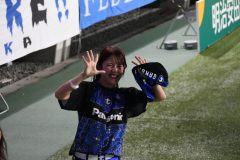 gamba-cheer-74